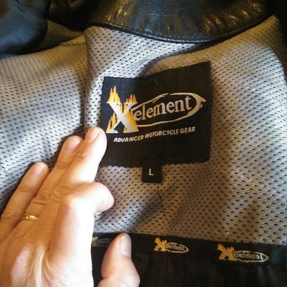 Vest - Picture 2 of 3